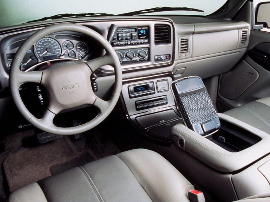  GMC Yukon XL Denali 2001 года  (фото 4 из 15)